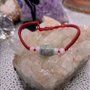 Tibetan Buddhist Bracelet with Jadeite for good fortune- drops in live